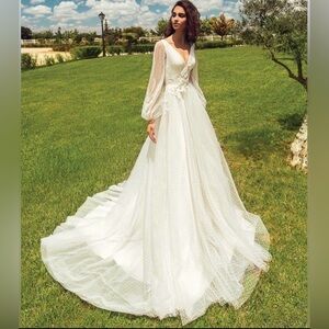 NWT Tatiana Kaplan Polka Dot Wedding Gown